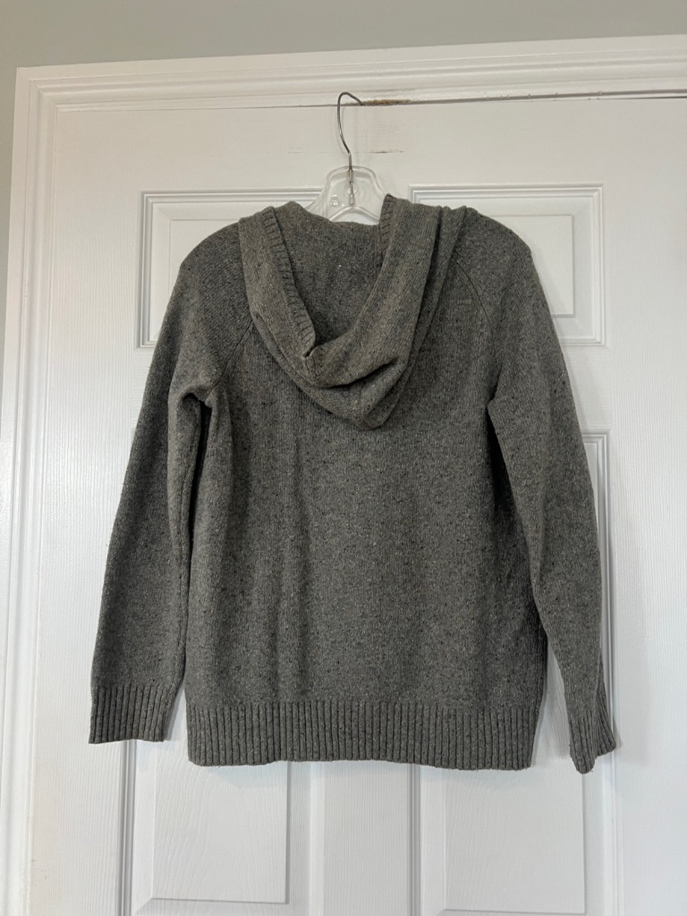 Patagonia Men's Heather Gray Hooded Henley Sweater - Picture 5 of 5